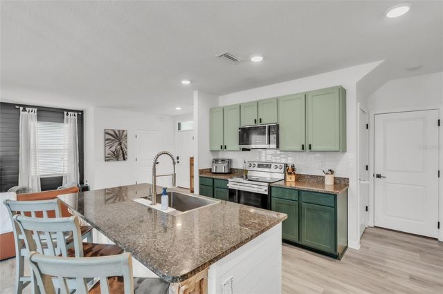 4110 WILLOW HAMMOCK DR, Palmetto, FL 34221