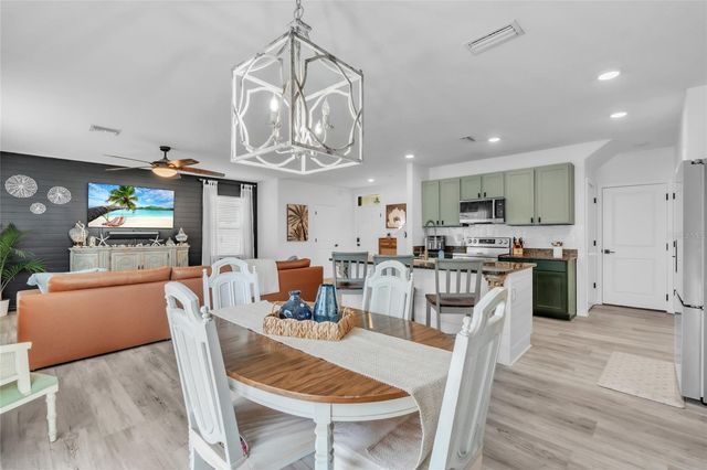 4110 WILLOW HAMMOCK DR, Palmetto, FL 34221