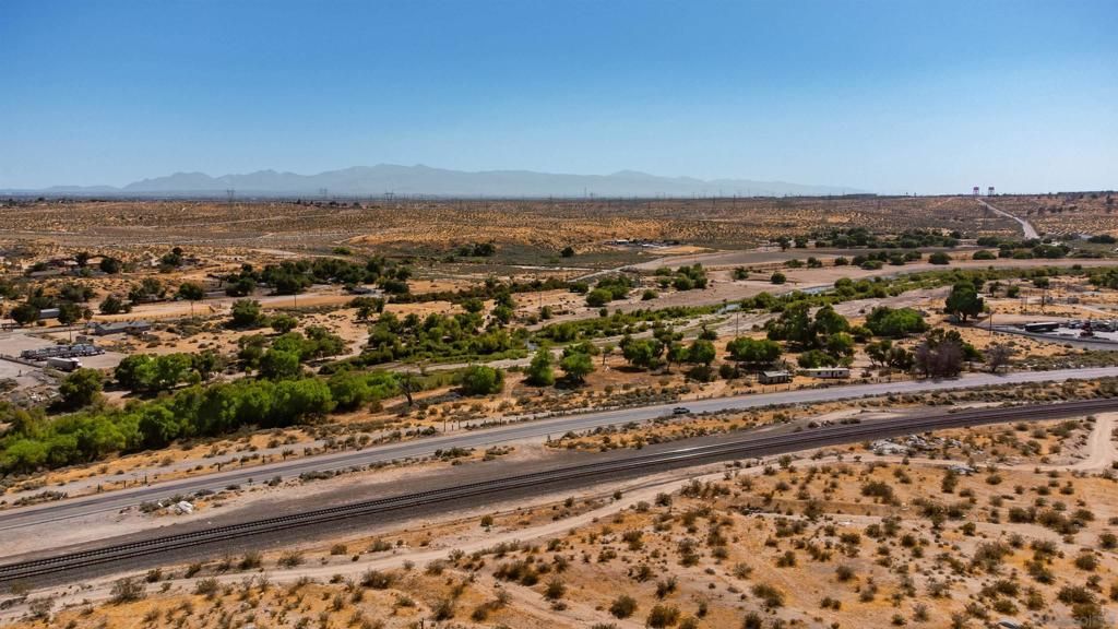 Image 2 of property listing at 17930 National Trails Hwy, Oro Grande, CA 92368