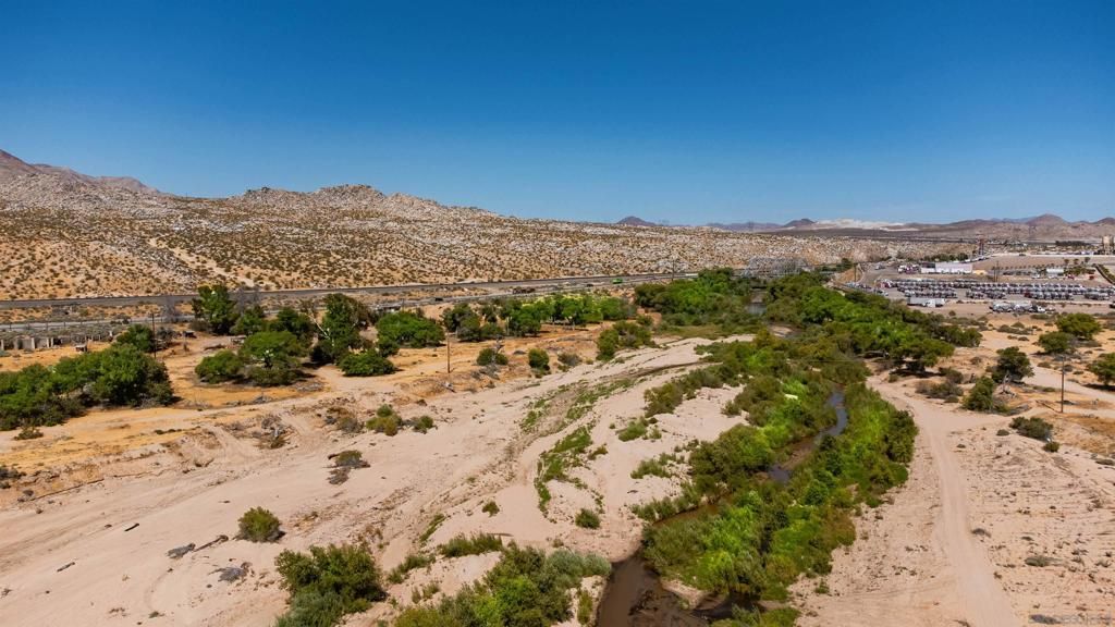 Image 8 of property listing at 17930 National Trails Hwy, Oro Grande, CA 92368