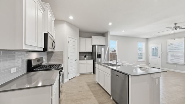 1905 JACKSON Street, Cleburne, TX 76033