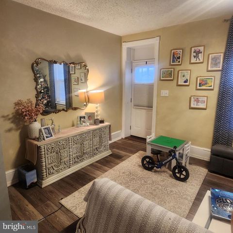 11 E LANCASTER ST, Red Lion, PA 17356