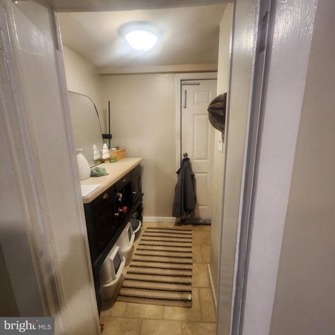 11 E LANCASTER ST, Red Lion, PA 17356