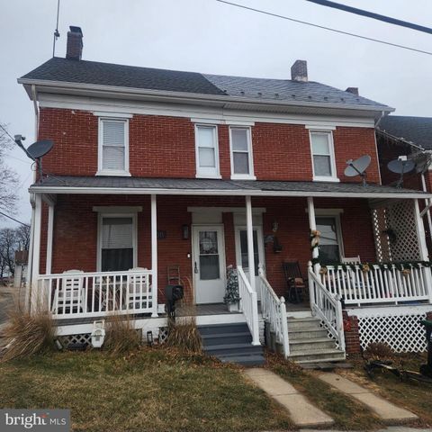 11 E LANCASTER ST, Red Lion, PA 17356
