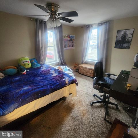 11 E LANCASTER ST, Red Lion, PA 17356