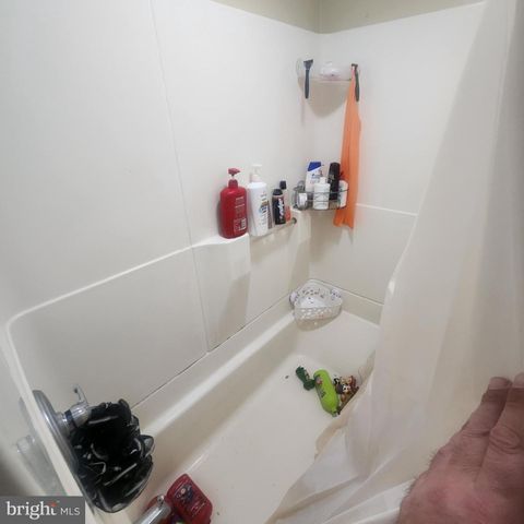 11 E LANCASTER ST, Red Lion, PA 17356