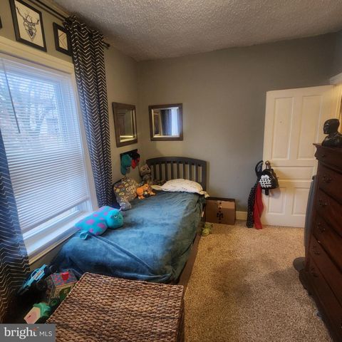 11 E LANCASTER ST, Red Lion, PA 17356