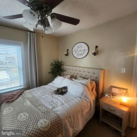 11 E LANCASTER ST, Red Lion, PA 17356