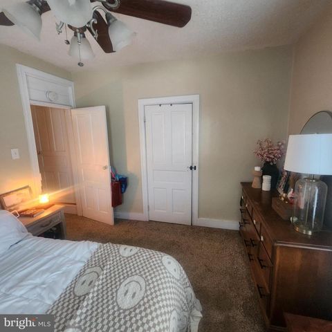 11 E LANCASTER ST, Red Lion, PA 17356