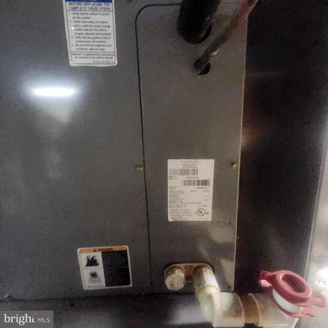 11 E LANCASTER ST, Red Lion, PA 17356