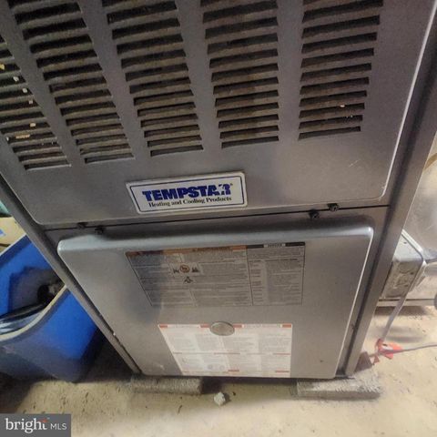 11 E LANCASTER ST, Red Lion, PA 17356