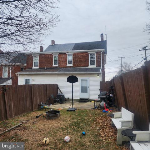 11 E LANCASTER ST, Red Lion, PA 17356