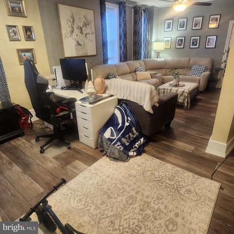 11 E LANCASTER ST, Red Lion, PA 17356