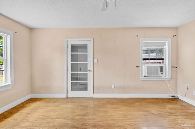 122 State St, Pensacola, FL 32506