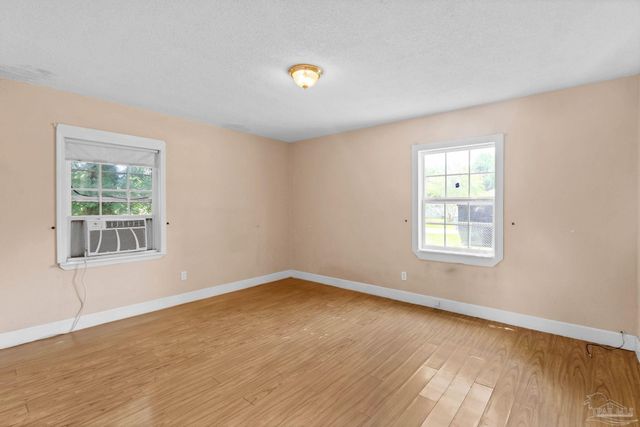 122 State St, Pensacola, FL 32506