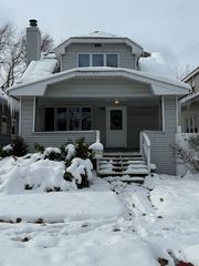 5710 N Karlov Avenue, Chicago, IL 60646