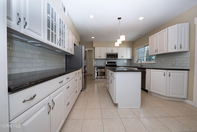 2953 Westchester Road, Toledo, OH 43615