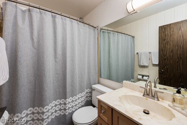 1147 Middlebury Lane B1, Wheeling, IL 60090