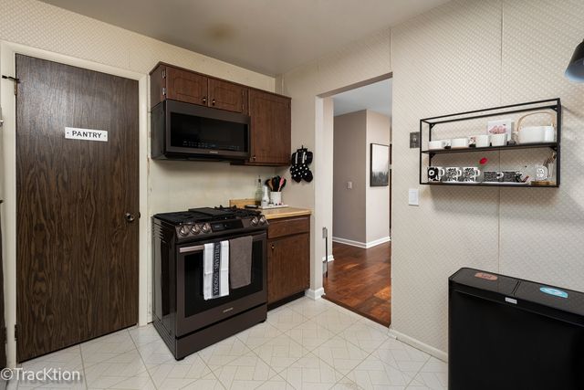 1147 Middlebury Lane B1, Wheeling, IL 60090