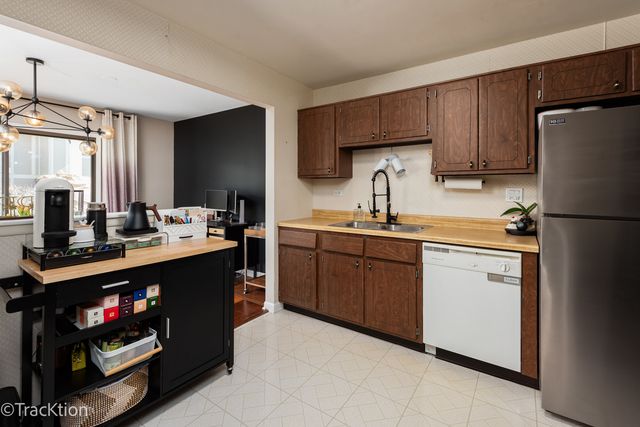 1147 Middlebury Lane B1, Wheeling, IL 60090