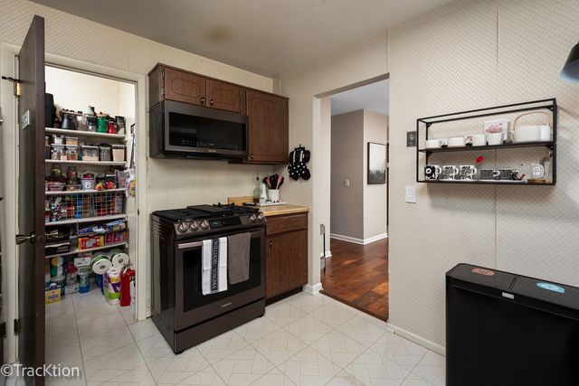 1147 Middlebury Lane B1, Wheeling, IL 60090