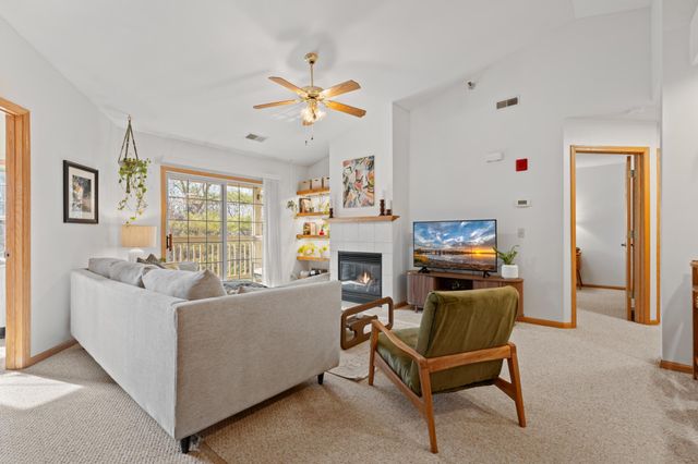 1878 Deerhaven Lane NE 14, Rochester, MN 55906