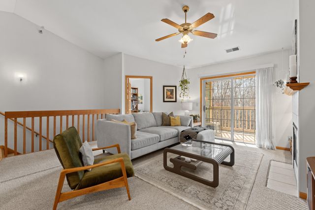 1878 Deerhaven Lane NE 14, Rochester, MN 55906