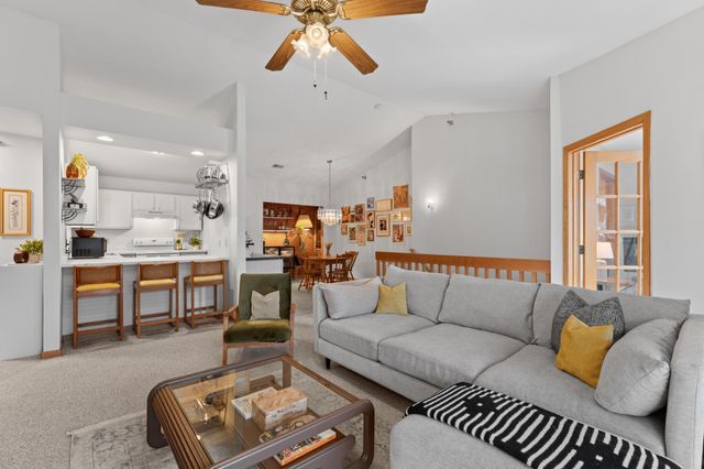 1878 Deerhaven Lane NE 14, Rochester, MN 55906