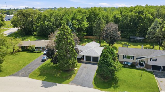 2758 Lancaster Drive, Joliet, IL 60433
