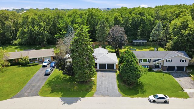 2758 Lancaster Drive, Joliet, IL 60433
