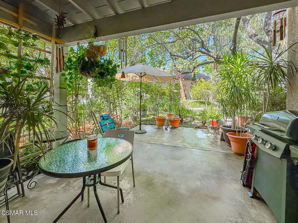 Image 12 of property listing at 7050 Shoup Avenue 178, Canoga Park, CA 91303