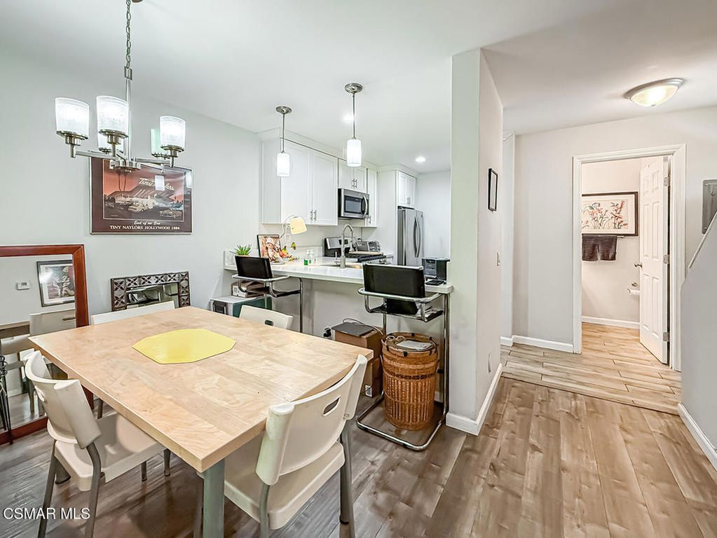 Image 6 of property listing at 7050 Shoup Avenue 178, Canoga Park, CA 91303