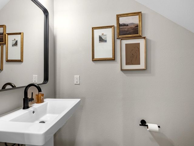 307 Charlock Street, Houston, TX 77022