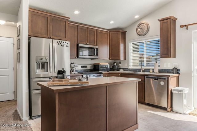 892 E Allenby Ct, Post Falls, ID 83854