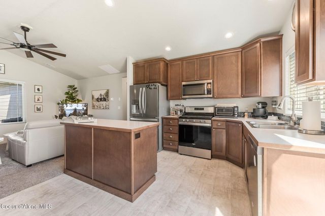 892 E Allenby Ct, Post Falls, ID 83854