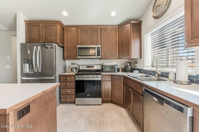 892 E Allenby Ct, Post Falls, ID 83854