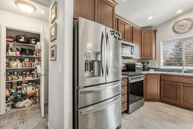 892 E Allenby Ct, Post Falls, ID 83854