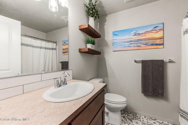 892 E Allenby Ct, Post Falls, ID 83854
