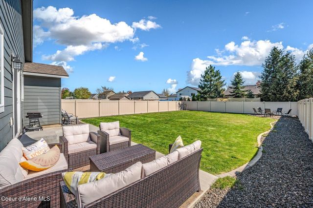 892 E Allenby Ct, Post Falls, ID 83854