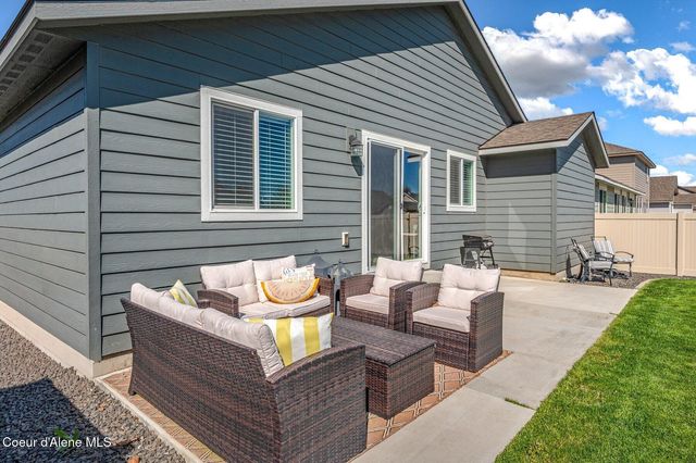 892 E Allenby Ct, Post Falls, ID 83854