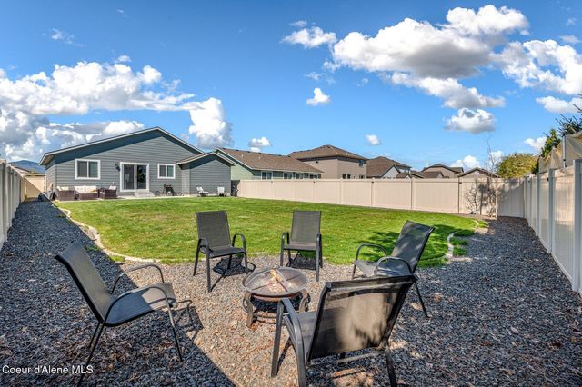 892 E Allenby Ct, Post Falls, ID 83854