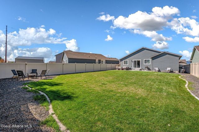 892 E Allenby Ct, Post Falls, ID 83854