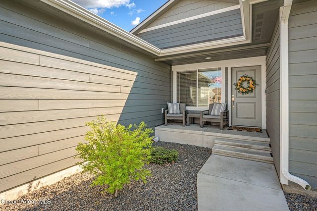 892 E Allenby Ct, Post Falls, ID 83854