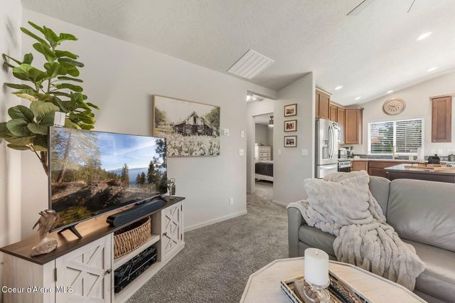 892 E Allenby Ct, Post Falls, ID 83854