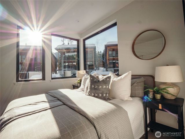 101 Pass Life Way, Snoqualmie Pass, WA 98068