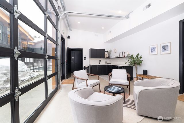 101 Pass Life Way, Snoqualmie Pass, WA 98068