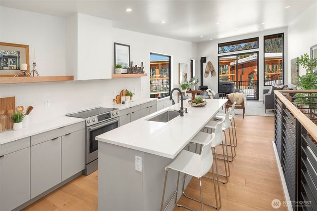 101 Pass Life Way, Snoqualmie Pass, WA 98068