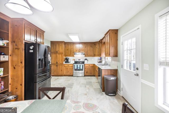 2206 High Falls Road, Jackson, GA 30233