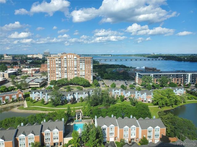 3320 Spinnaker (18b) Lane, Detroit, MI 48207