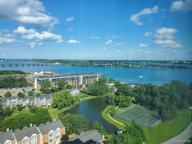 3320 Spinnaker (18b) Lane, Detroit, MI 48207